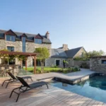 Aménagement paysager de piscine extérieure à Planguenoual