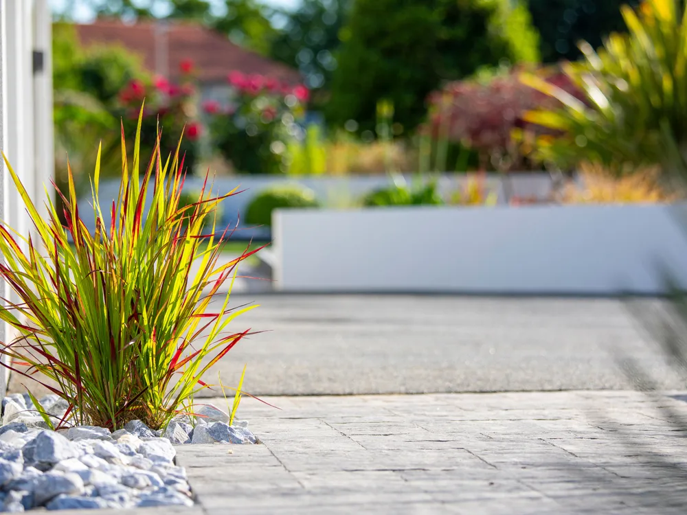 Création d'une cour extérieure par un paysagiste