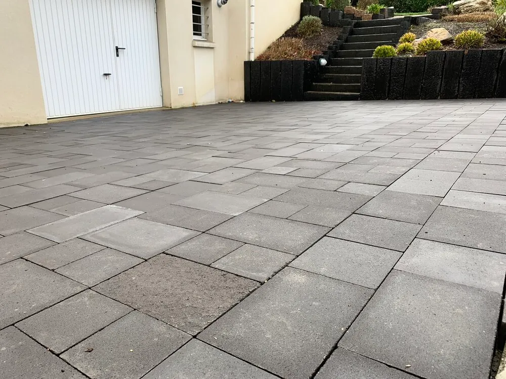 Création d'une cour de jardin pavée à Saint-Brieuc