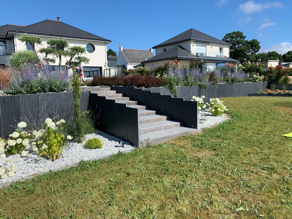 Création d'escaliers extérieur en ardoises à Pléneuf Val André Création d'escaliers extérieur en ardoises à Pléneuf Val André