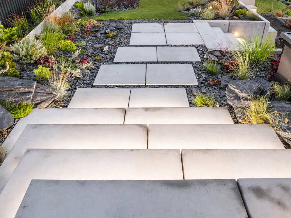 Création d'un escalier de jardin contemporain