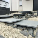 Création d'escaliers extérieurs dans un jardin à Lamballe