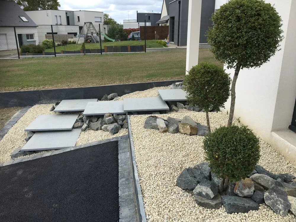 Création d'un muret de soutènement en ardoises à Lamballe