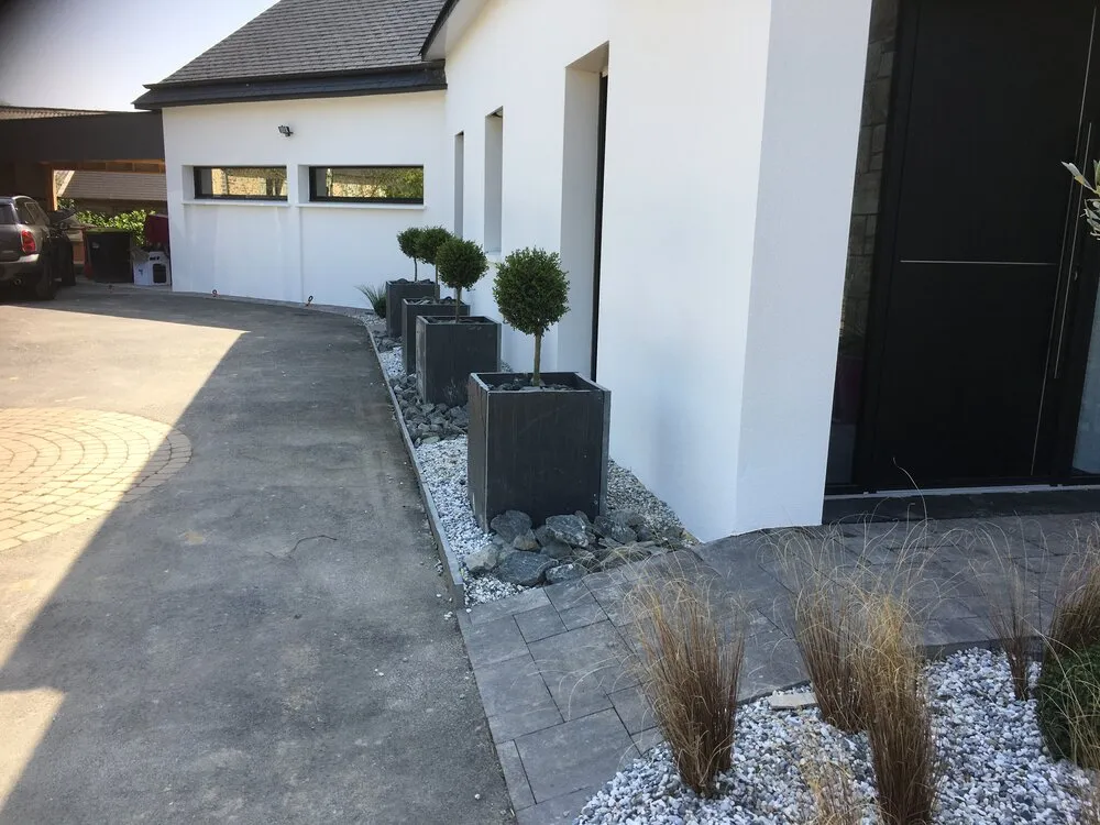 Création d'un pavage de cour extérieure à Saint-Brieuc Création d'un pavage de cour extérieure à Saint-Brieuc