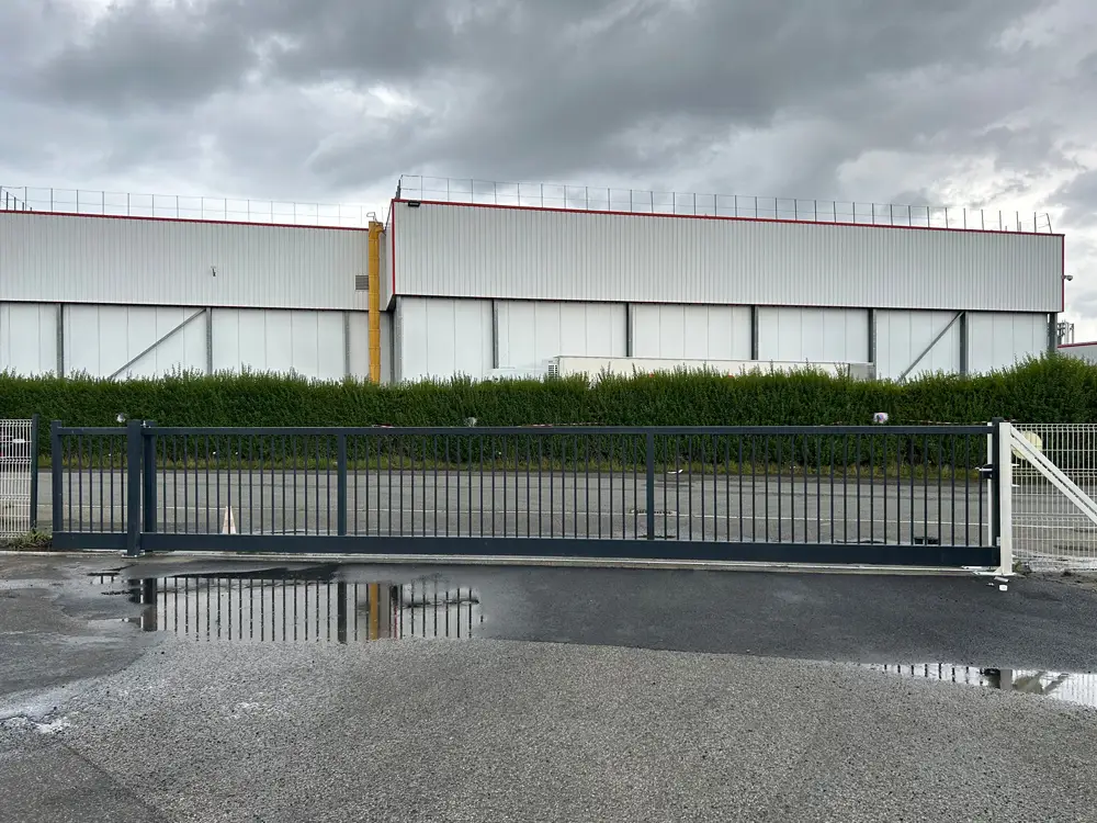 Pose de barrière automatique motorisée